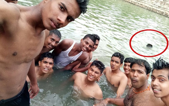 Amigos se tomaron una selfie y no vieron que su amigo se ahogaba