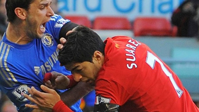 Feroz trolleo a Luis Suárez por llamado contra la violencia en el fútbol