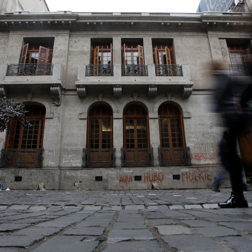 Víctimas de la dictadura apoyan levantar secreto de Informe Valech