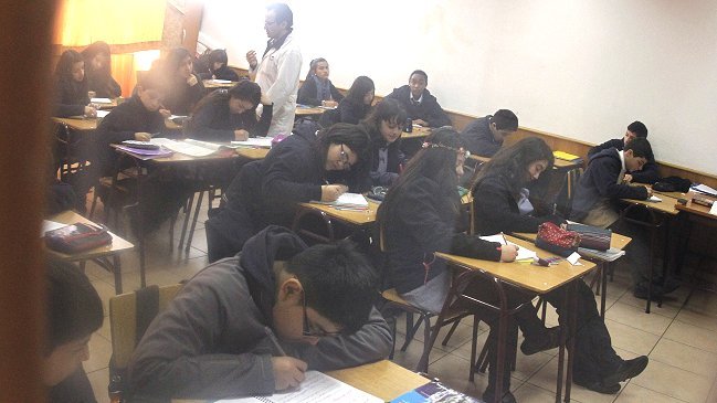 Prueba Simce: Las niñas escriben mejor que los niños