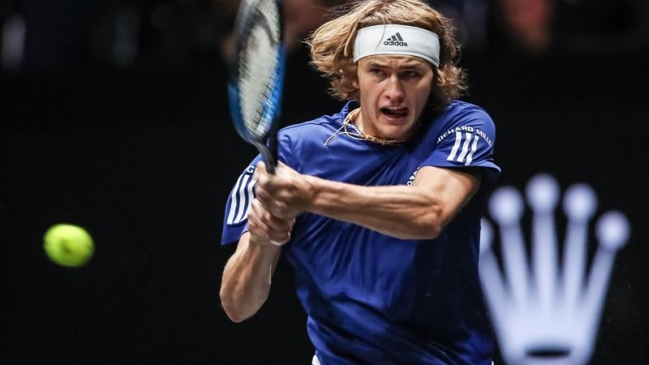 Alexander Zverev avanzó a cuartos y su hermano Mischa cayó en Shenzhen