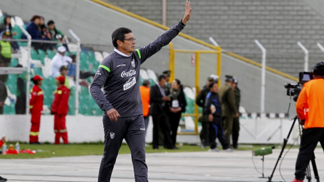 Mauricio Soria está dispuesto a dirigir a Bolivia desde un helicóptero si FIFA ratifica su castigo