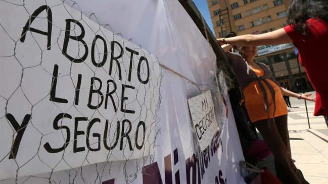 Diputados bolivianos aprobaron ampliación de causales para abortos legales