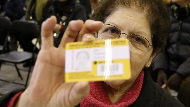 Tarjeta Adulto Mayor costará lo mismo que una bip! desde este lunes