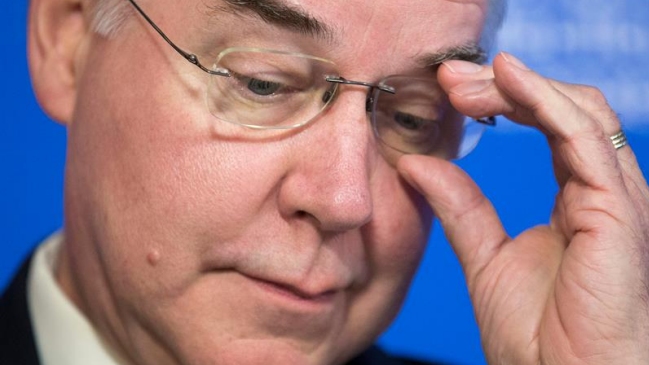 Secretario de Salud de Trump presentó su renuncia tras escándalo por abultados gastos