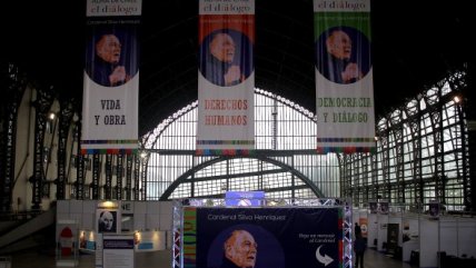 El homenaje al cardenal Silva Henríquez en la Estación Mapocho