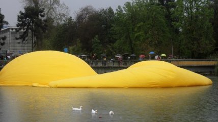 Así quedó el pato de hule en el Parque Quinta Normal