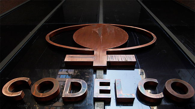 Landerretche: El contralor hace campaña para desprestigiar a directores de Codelco