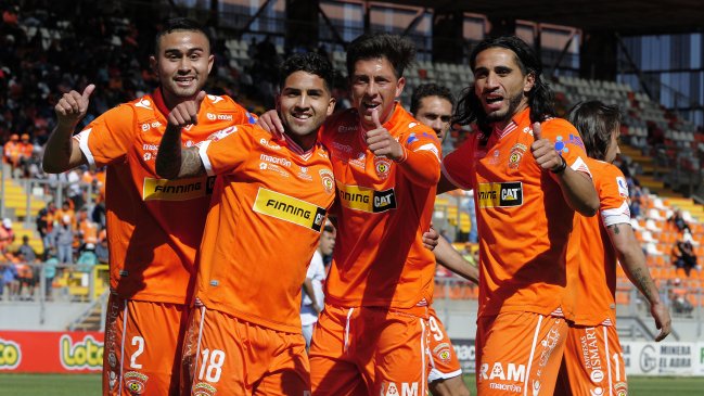Cobreloa se acercó a la cima de la Primera B con un contundente triunfo sobre Iberia