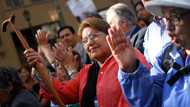 Candidatos presentaron propuestas para los adultos mayores