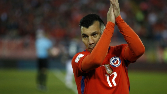 Gary Medel llegó a Santiago para sumarse a la selección chilena