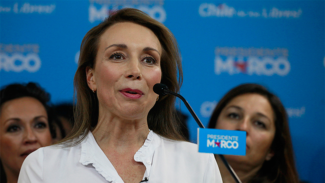 Doggenweiler por Guillier: Este senador, que no trabaja, está haciendo campaña con platas públicas