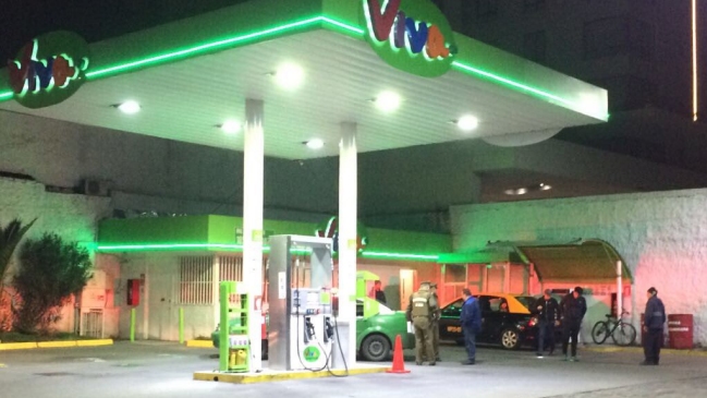 Recoleta: Trabajador de servicentro herido al ser baleado durante asalto