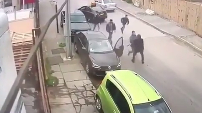 Trabajadores evitaron violento robo de un auto en Concepción