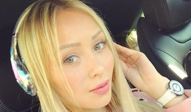 Daniella Chávez acusó a trabajadora de multitienda de propinarle feos insultos