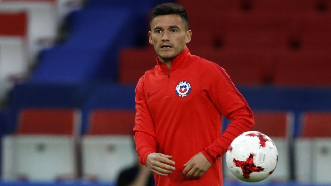 Charles Aránguiz hizo trote y Esteban Paredes se perdió la primera práctica de Chile en Sao Paulo