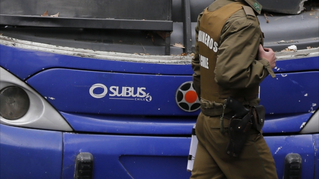 Choque frontal entre bus del Transantiago y un auto en La Cisterna