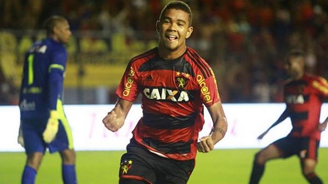 Compañero de Eugenio Mena fue detenido por supuestas agresiones a su ex pareja