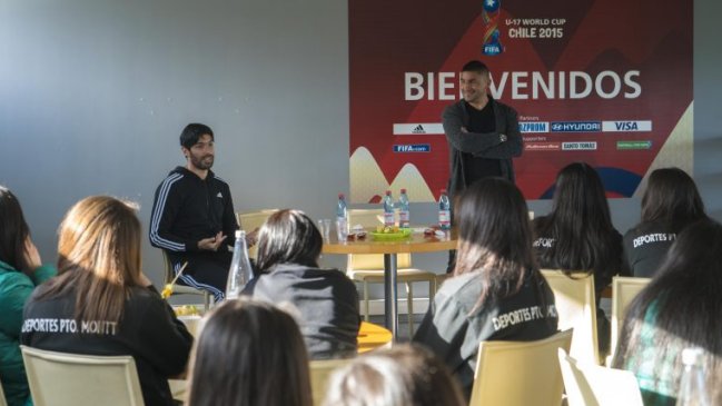 Sebastián Abreu realizó charla para el plantel femenino de Puerto Montt