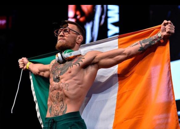 Conor McGregor negocia para pelear en la WWE