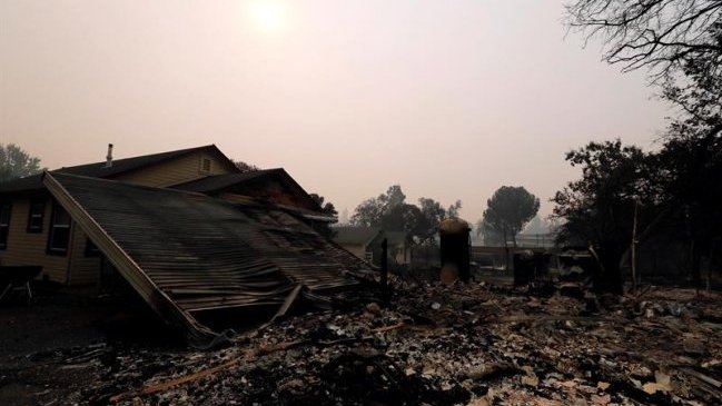 Incendios en California dejan 13 muertos y más de 46 mil 500 hectáreas arrasadas