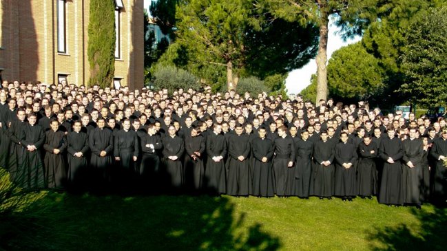 Rector español de seminario de Legionarios de Cristo dejó el sacerdocio por dos hijos