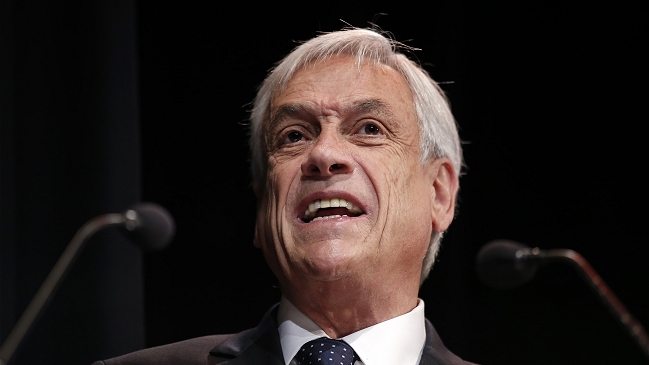 Armas y martillos: Analista cree que Piñera busca el electorado de Kast