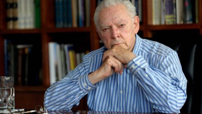 Falleció ex embajador mexicano que rescató a la familia de Allende tras el golpe