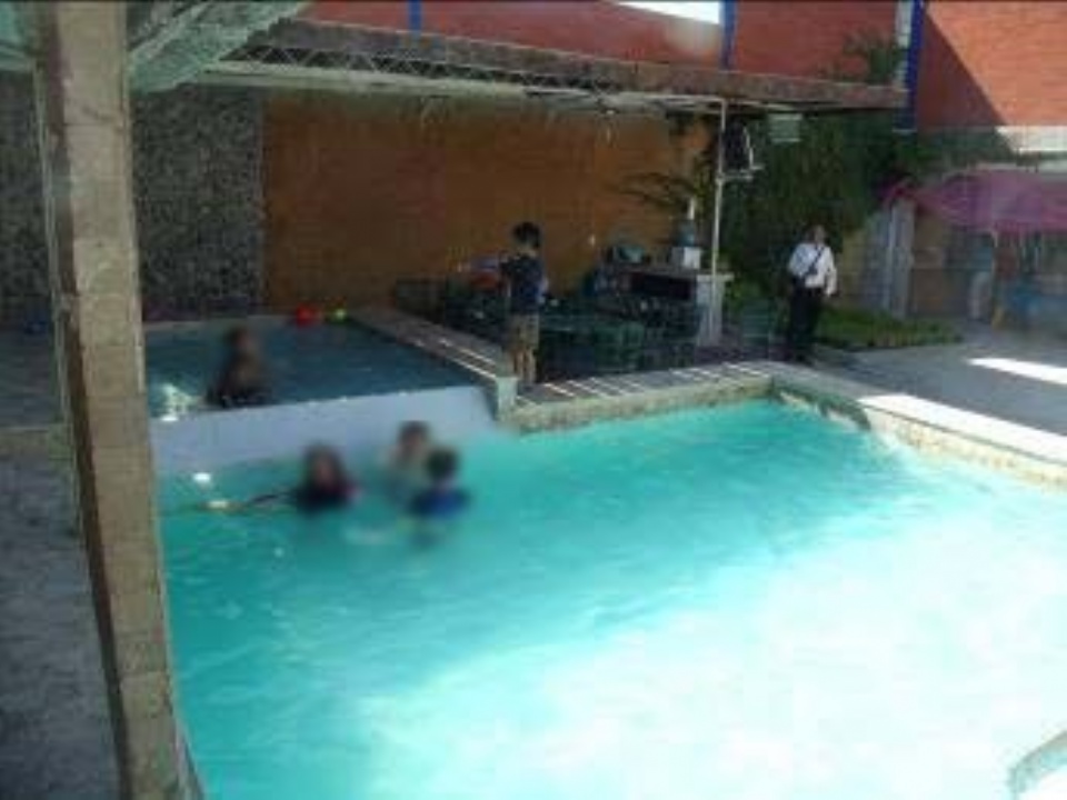 Arrestan a político mexicano que prometía clases de natación a menores y abusaba de ellos