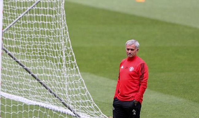 Mourinho niega que quiera dejar Manchester United