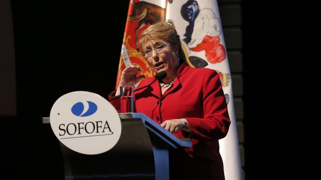 Bachelet en la Sofofa: Puedo seguir enviando proyectos pese a crítica por frenesí legislativo
