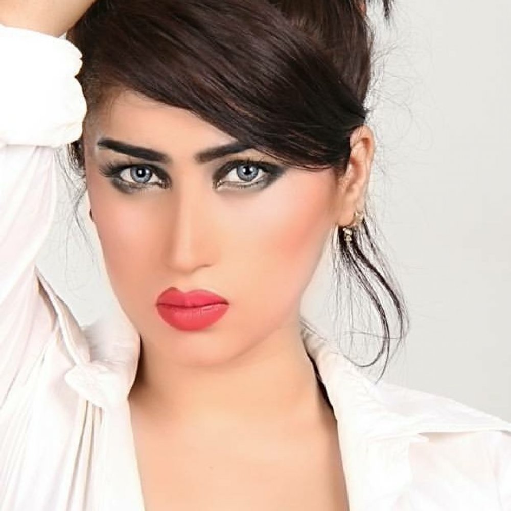 Arrestan a clérigo por muerte de la “Kim Kardashian pakistaní