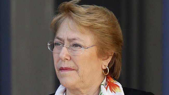 Bachelet desestima la crítica 
