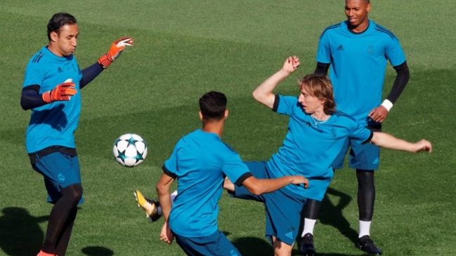 Keylor Navas sufrió una lesión muscular tras forzar su regreso