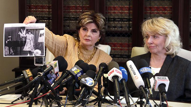 Actriz Heather Kerr asegura que Weinstein se desnudó ante ella y la forzó sexualmente