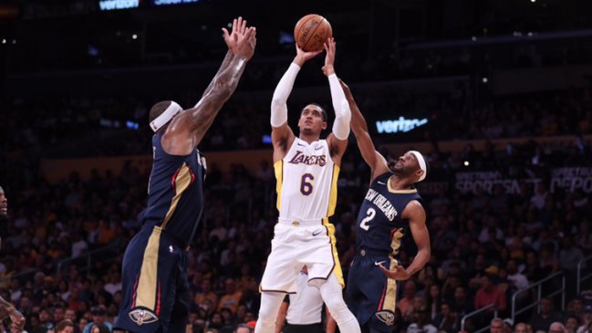 Los Lakers siguen sin saber de triunfos como locales
