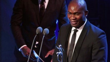   El premio Fair Play de la FIFA fue para jugador que salvó la vida de un rival 