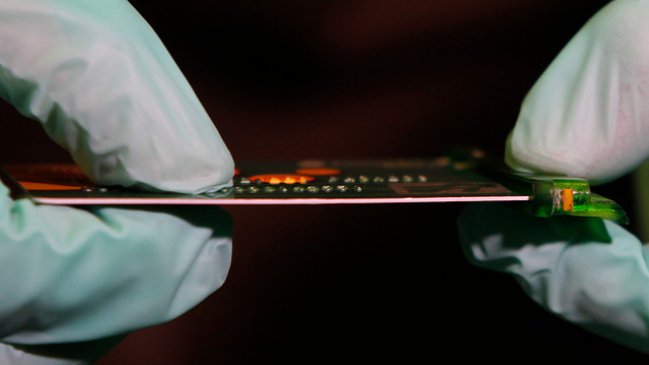 Carabineros detuvo a dos personas por clonación de tarjetas bancarias en Santiago