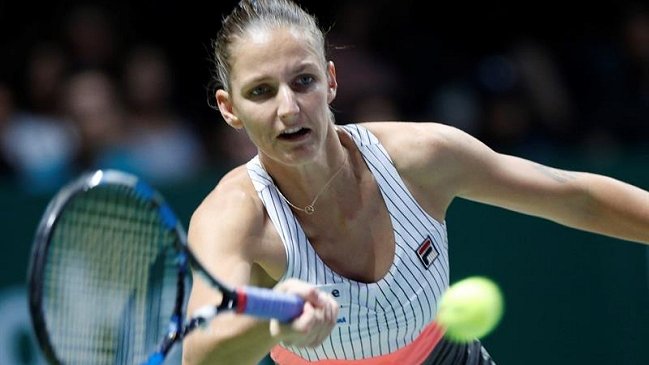 Karolina Pliskova superó a Muguruza y accedió a semifinales en Singapur