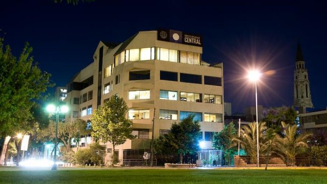 Facultad de Educación de la U. Central en paro: Piden incremento de remuneraciones