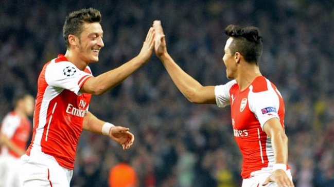 Dueño de Arsenal aún busca renovar a Alexis Sánchez y Mesut Ozil: 