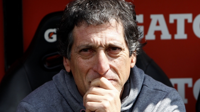 El cambio de estrategia que prepara Mario Salas en la UC para el clásico ante la U