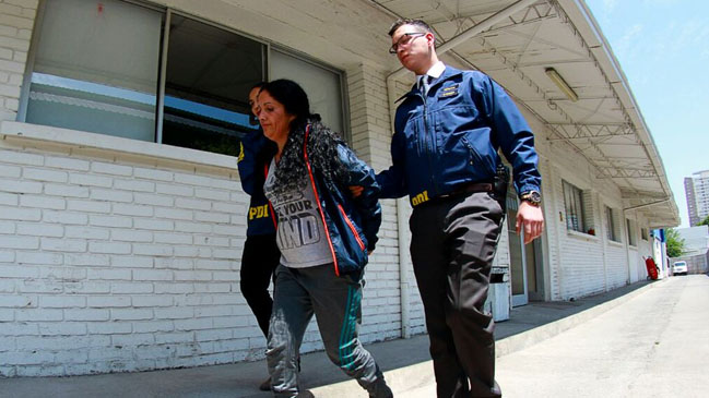 Mujer apuñaló a su padre por la espalda luego de una discusión