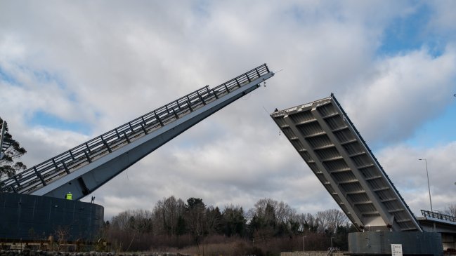 Empresa sancionada por puente Cau Cau se adjudicó un nuevo proyecto