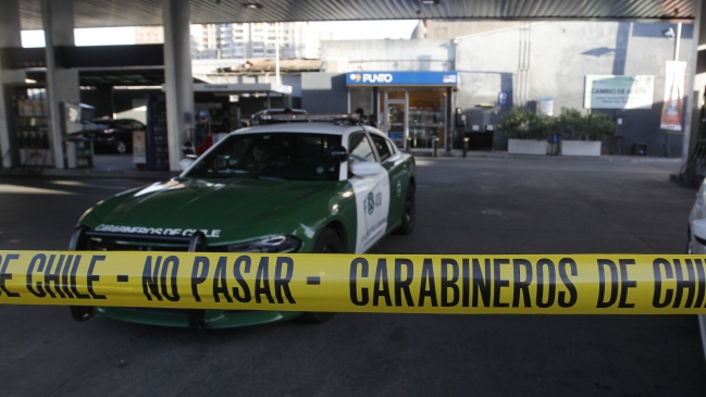 Carabineros indaga supuesto secuestro de trabajadores durante robo en servicentro