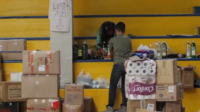 La campaña de un profesor de Antofagasta que hace clases a cambio de alimentos no perecibles