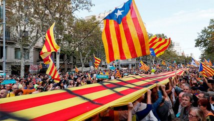 Chileno en Barcelona: Todavía no hay una crisis social por Cataluña