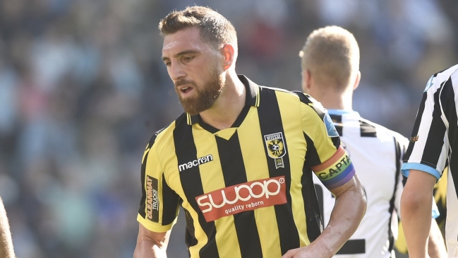 Gobierno de Georgia condenó campaña contra jugador que lució brazalete con un arco iris