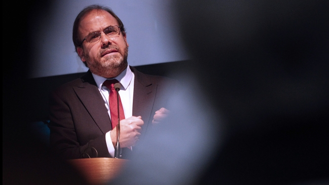 Caso Cau Cau: Rechazan sobreseimiento definitivo del ministro Undurraga