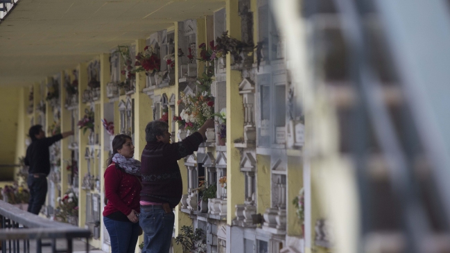 Más de 8.000 personas llegaron al Cementerio General en el Día de Todos los Santos